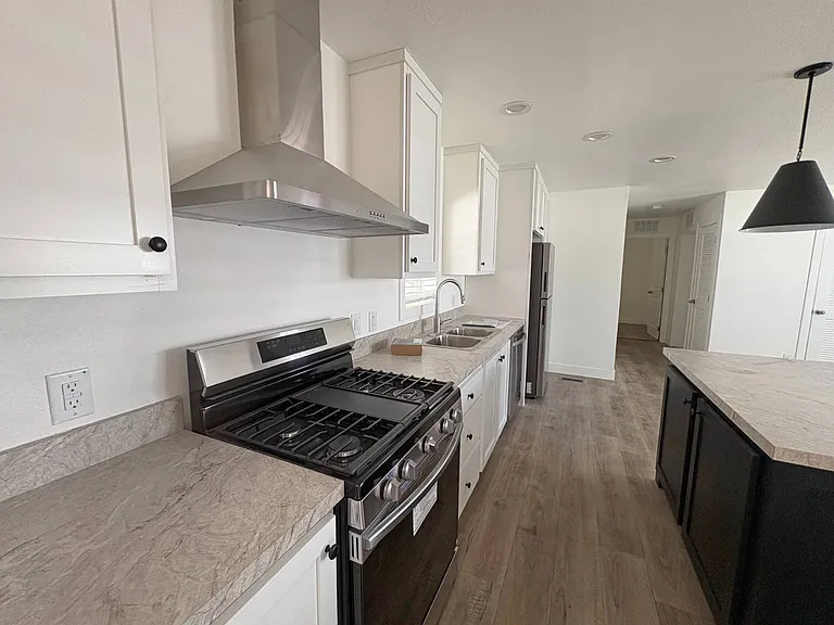 1700 State St #26 — Photo 5