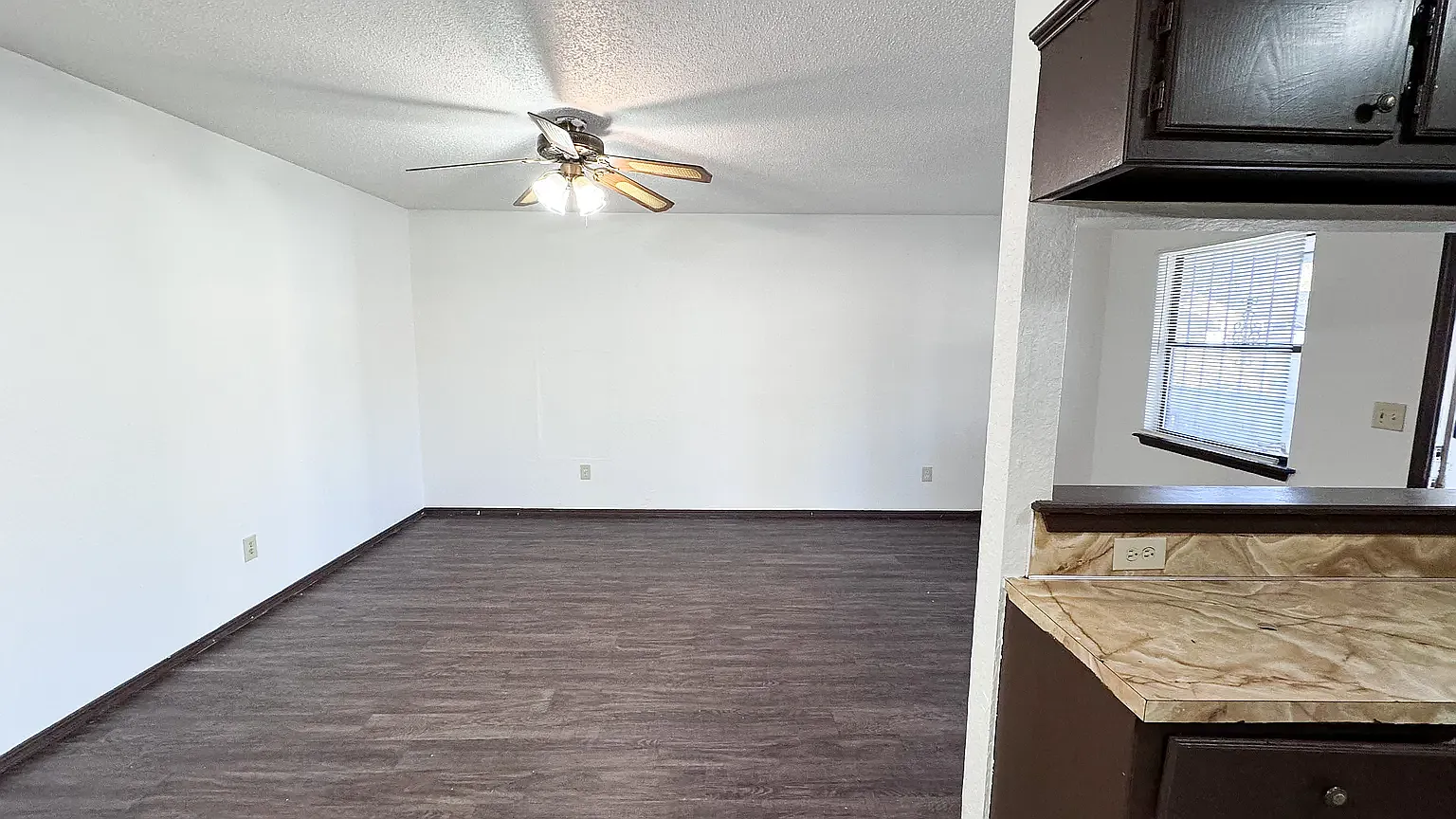 2 bed, 880 sqft, $1,050 — Photo 3