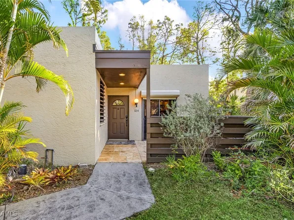 124 Pinebrook Dr, Fort Myers, FL 33907