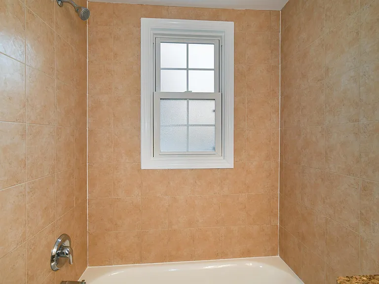 44 N Bedford St #1 — Photo 12