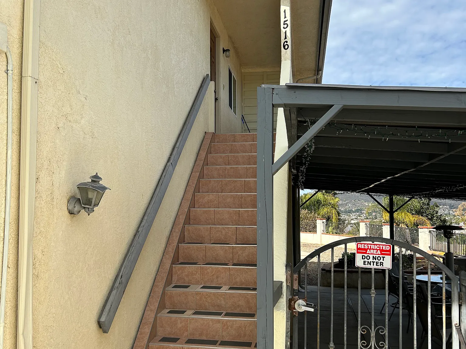1514-16 Calavo Dr — Photo 1