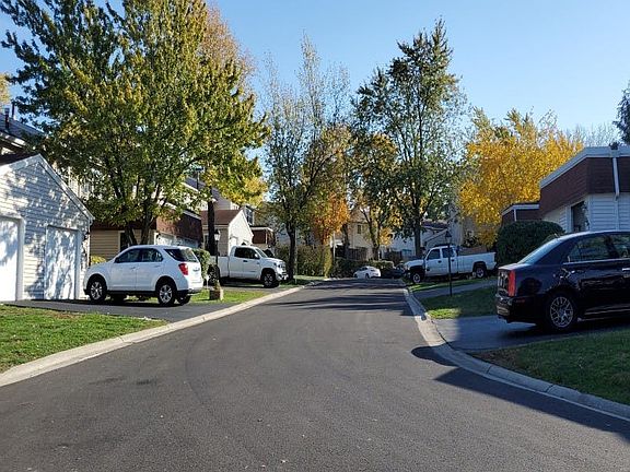 4th image of 552 Leslie Ln