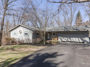 325 Dorrence Rd, Granville, OH 43023