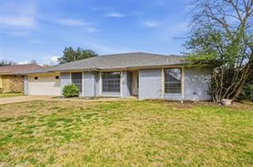 4612 Applewood Rd Photo 1