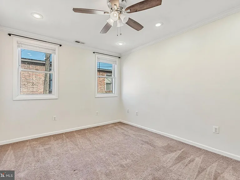 214 N Madeira St — Photo 16