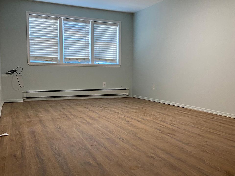 1st image of 253 Kearney Ave Floor 1