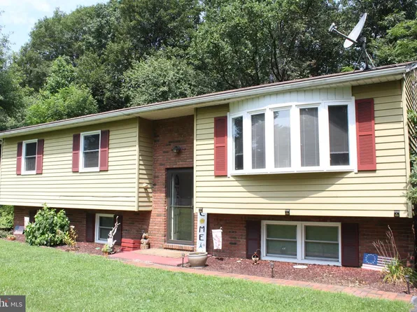 1780 Sunnyhill Ln, Dauphin, PA 17018