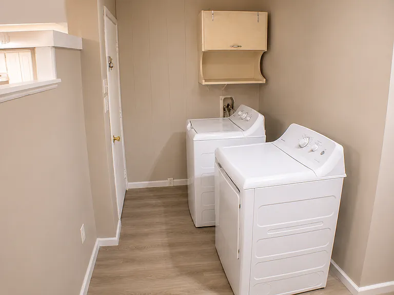 621 W Market St #1 — Photo 2
