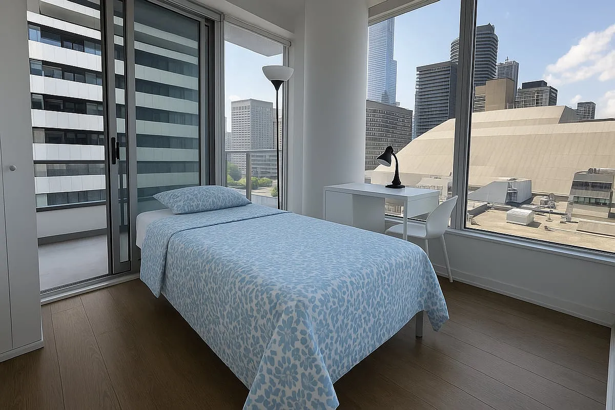 Flex Room with Balcony - Church St & Wood St — Photo 1