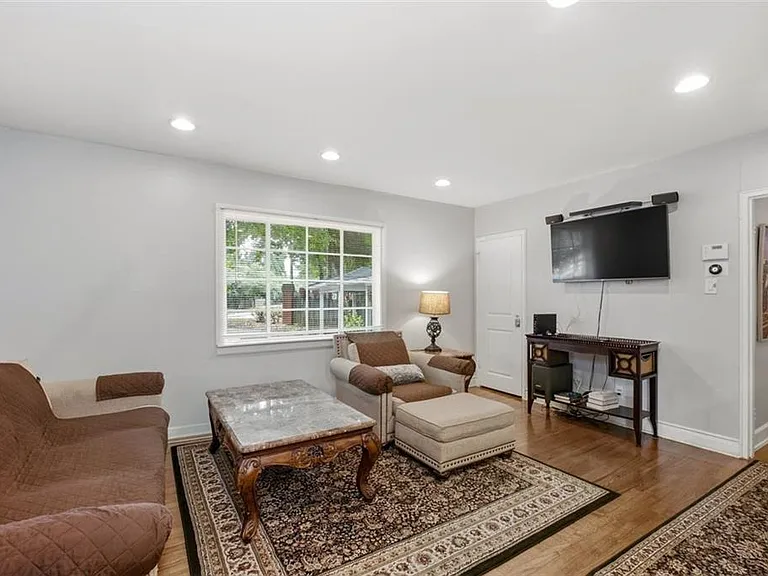 1401 Briarwood Rd NE — Photo 12