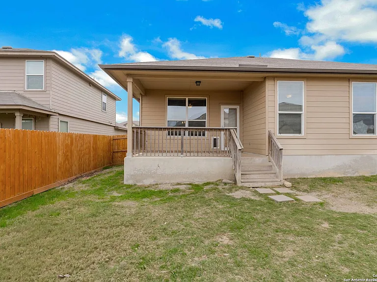428 Kings Way — Photo 24