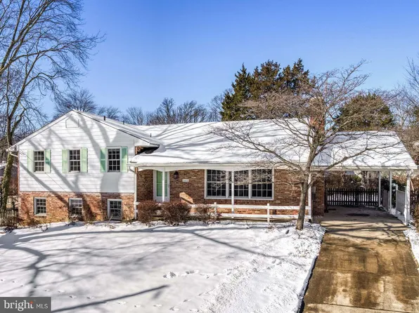 2432 Caron Ln, Falls Church, VA 22043