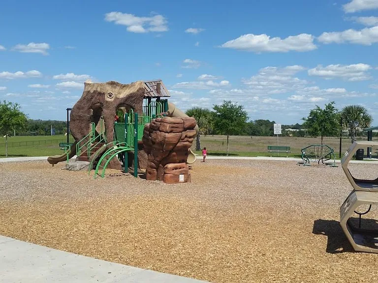 play ground 10 min walk