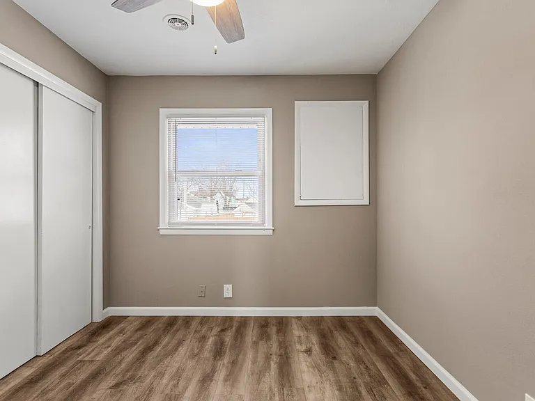 305 N Elizabeth St — Photo 13