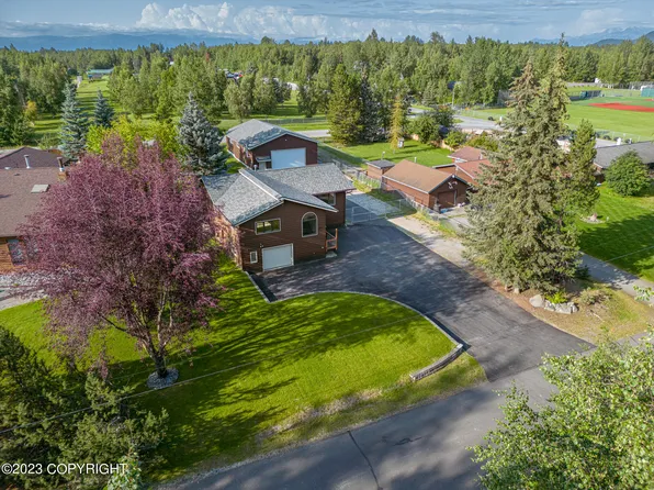 22705 Friendship Ln, Chugiak, AK 99567