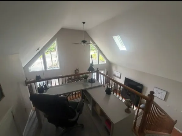 129 Laurel Rd, Lackawaxen, PA 18435
