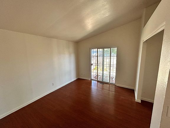 Master bedroom: access to outside