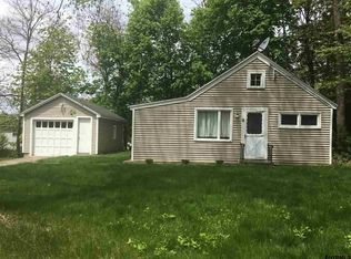 9 Dewitt Ave, Schenectady, NY 12304