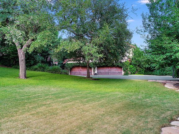 3rd image of 728 Garraty Cir