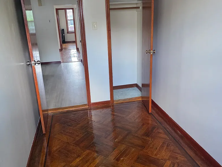 48 Louisa St #2 — Photo 4