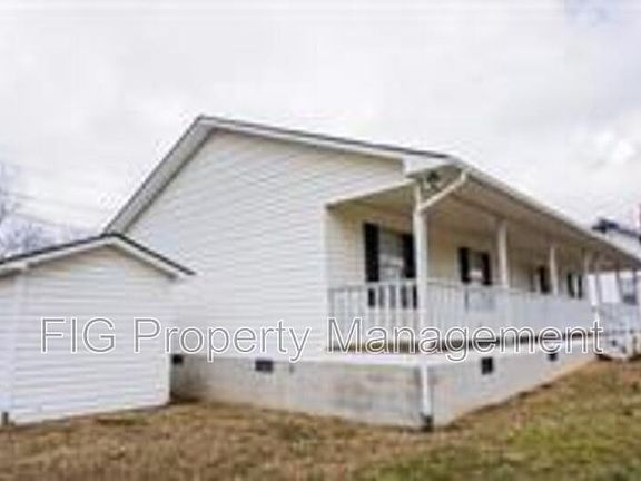 2nd image of 2511 Cedar Ln #1