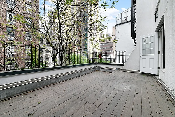 Rented by MNS | media 10