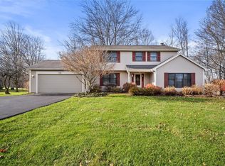 152 Galvin Ct, Farmington, NY 14425