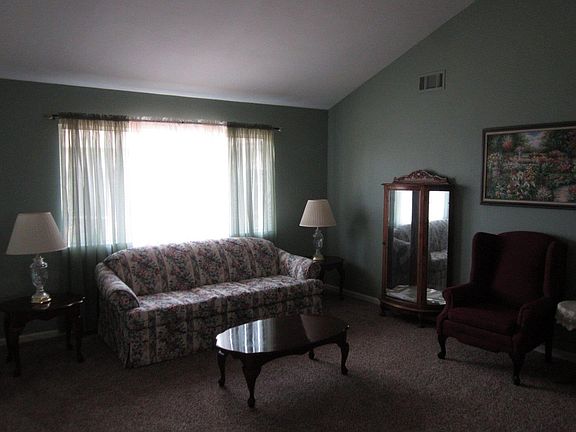 5th image of 1290 Forest Creek Dr
