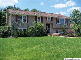3 Hance Dr, Cookstown, NJ 08511