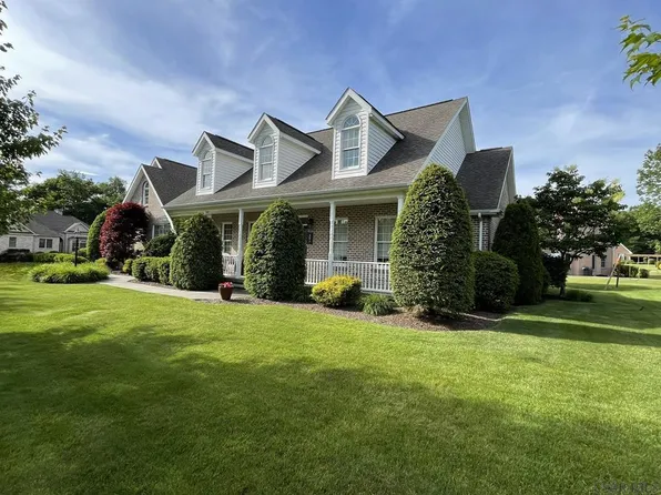 201 Curtis Dr, Johnstown, PA 15904