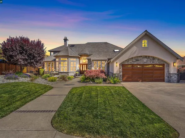 472 Silver Hollow Dr, Walnut Creek, CA 94598