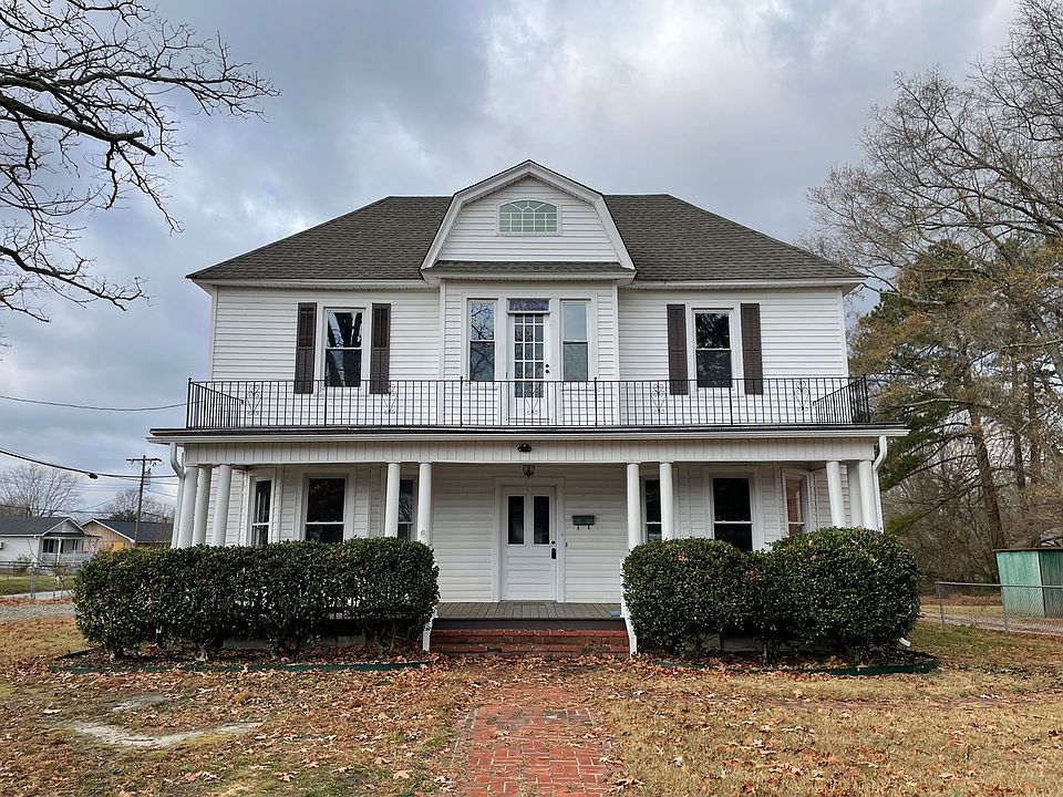 1st image of 300 Cox Ave