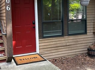 1101 SW Harrier Cir APT 106, Oak Harbor, WA 98277