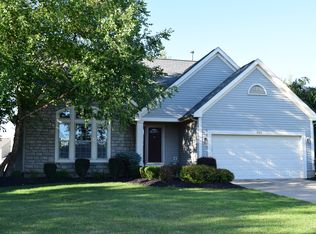 1703 Pinecone Ct, Lewis Center, OH 43035