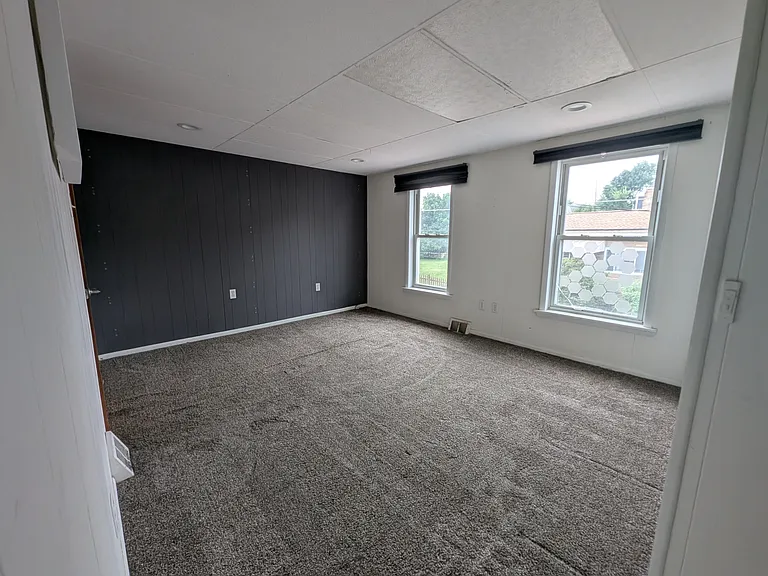 2nd floor: bedroom 1