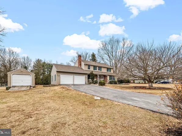 2002 Evergreen Dr, Perkasie, PA 18944