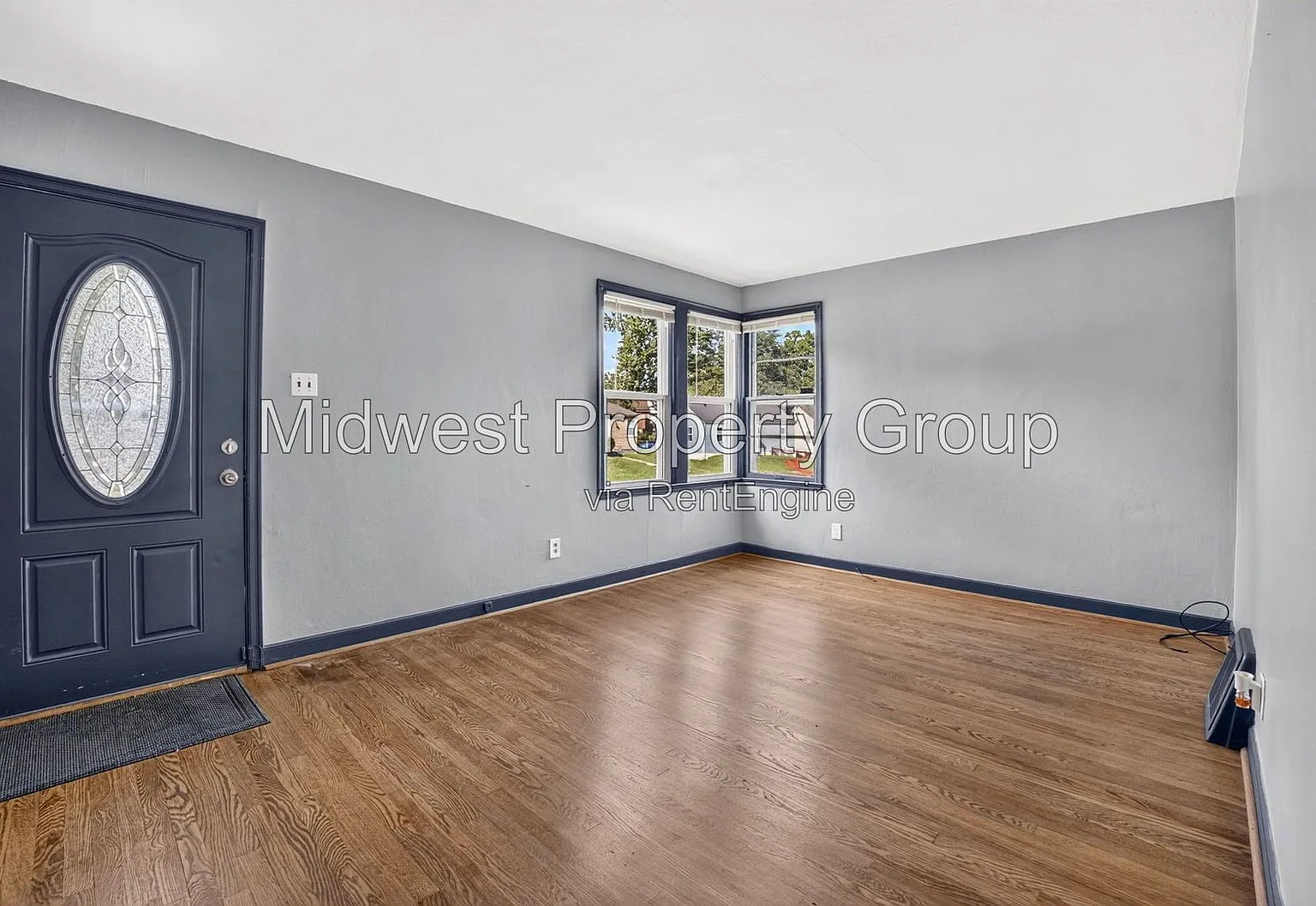 2 bed, 1.0 bath, 720 sqft, $1,065 — Photo 2