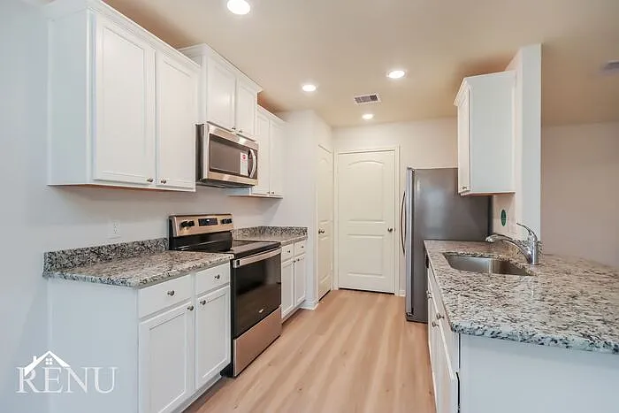 3 bed, 2.0 bath, 1414 sqft, $1,725 — Photo 4