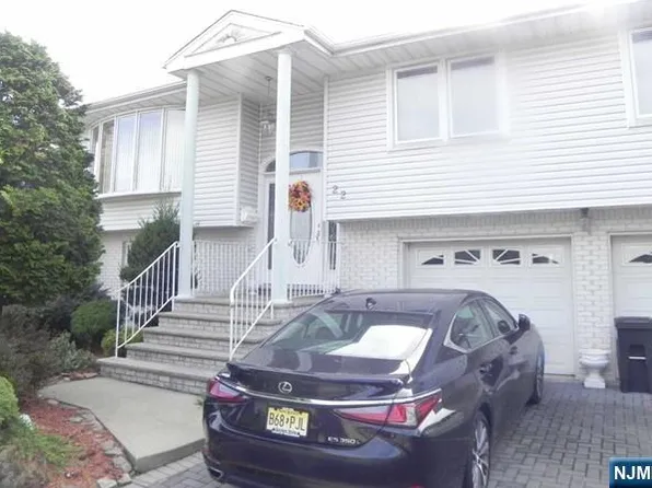 22 Mariani Dr, Little Ferry, NJ 07643