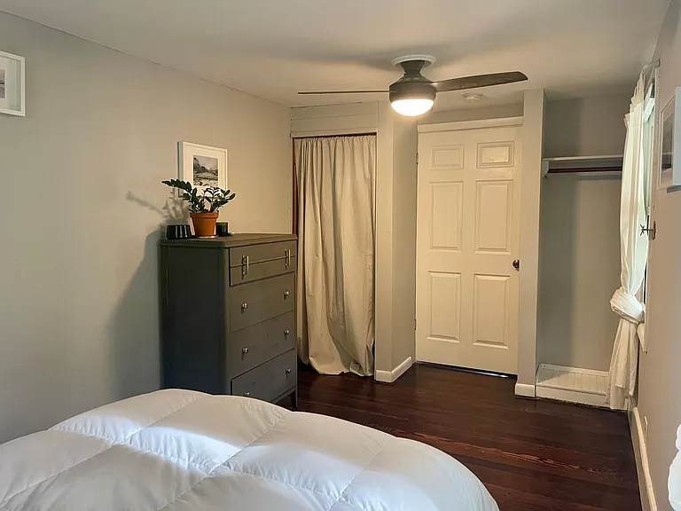 Upstairs Bedroom 2