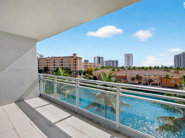 2950 NE 188th St APT 302, Aventura, FL 33180