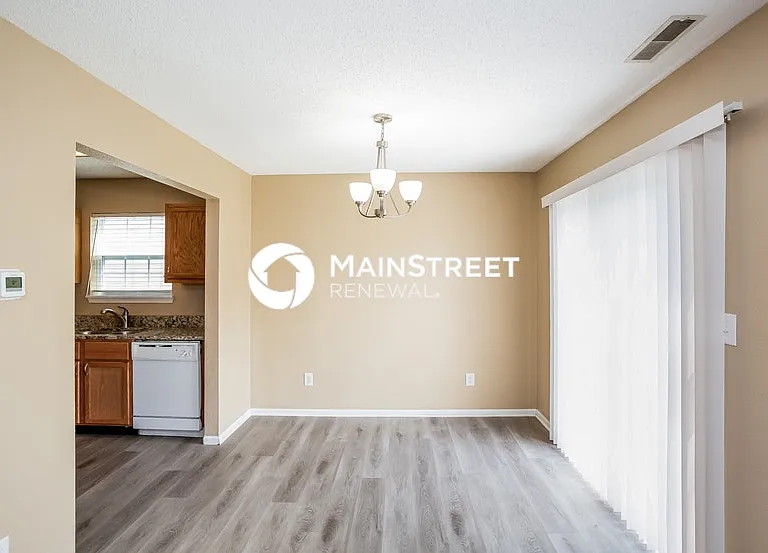 10305 Cadogan Dr — Photo 7