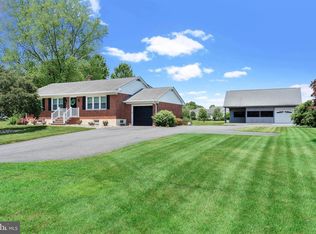 8 Marabou Dr, Newark, DE 19702
