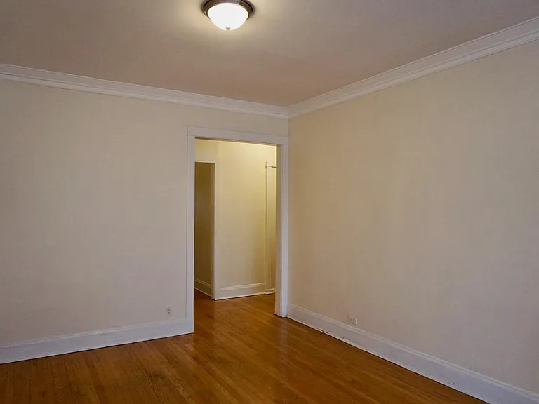 1525 W Ardmore Ave #2 — Photo 4