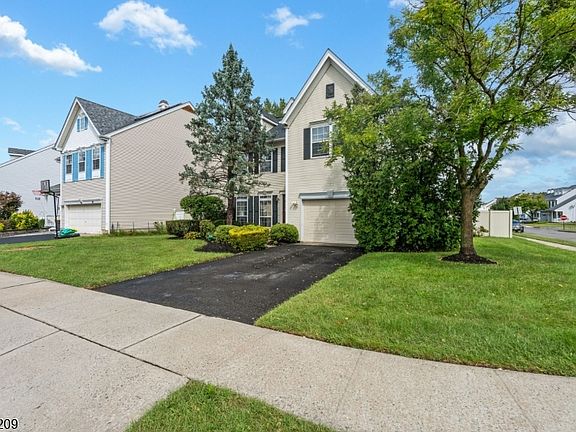 2nd image of 40 Champlain Way