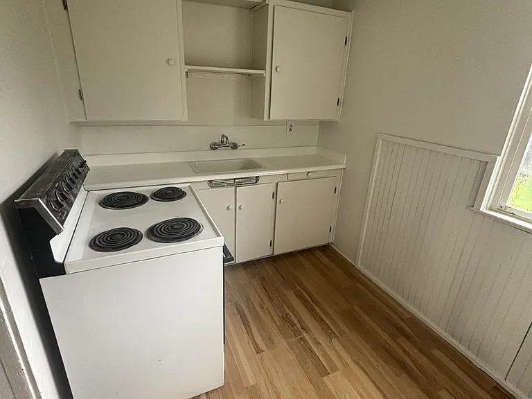 1761 Rogue River Hwy #5 — Photo 3