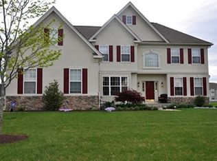 212 Honey Locust Dr, Avondale, PA 19311