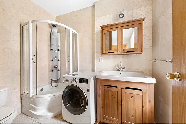 Rented by D'Andrea Craig Realty | media 28