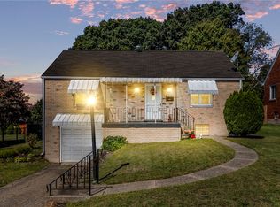 220 Sunset Dr, New Kensington, PA 15068