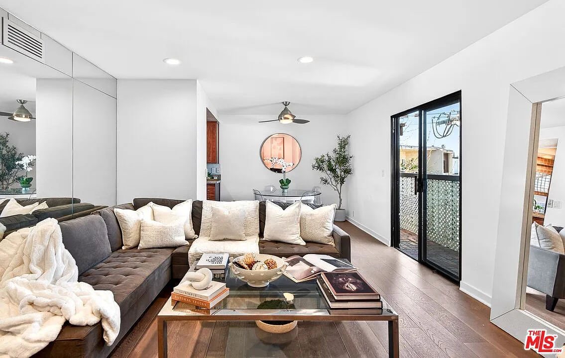 Building Photo - 848 Lincoln Blvd #N